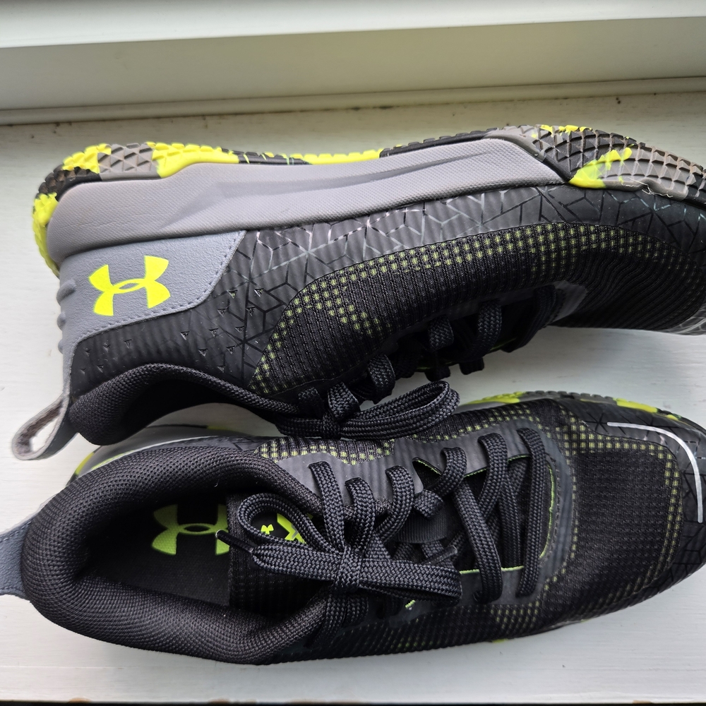 Under Armour Kids Sneakers - Black and Yellow